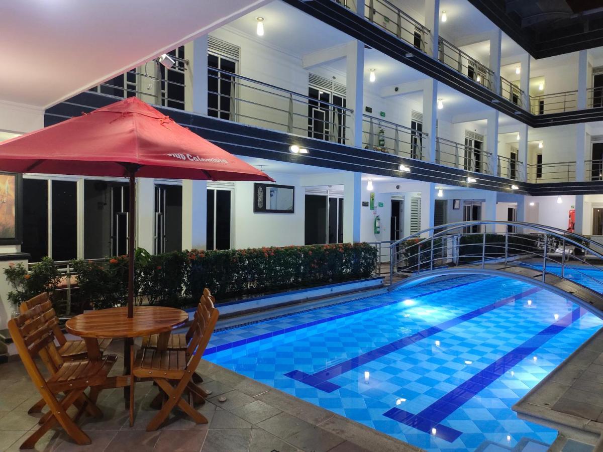 Confort Plaza Hotel 比亚维森西奥 外观 照片